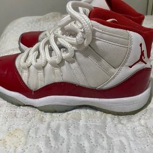 Air Jordan 11 retro gs 'cherry'